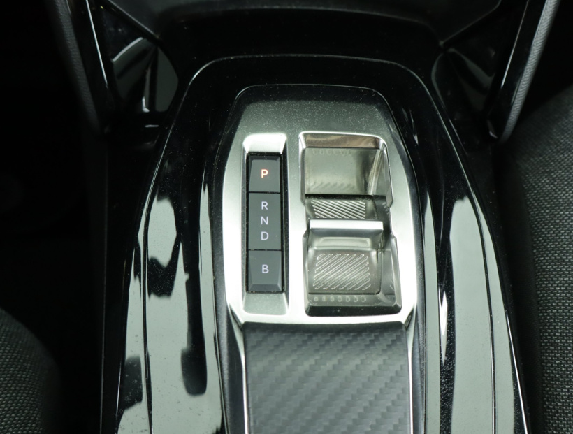 Peugeot e-2008, 2023