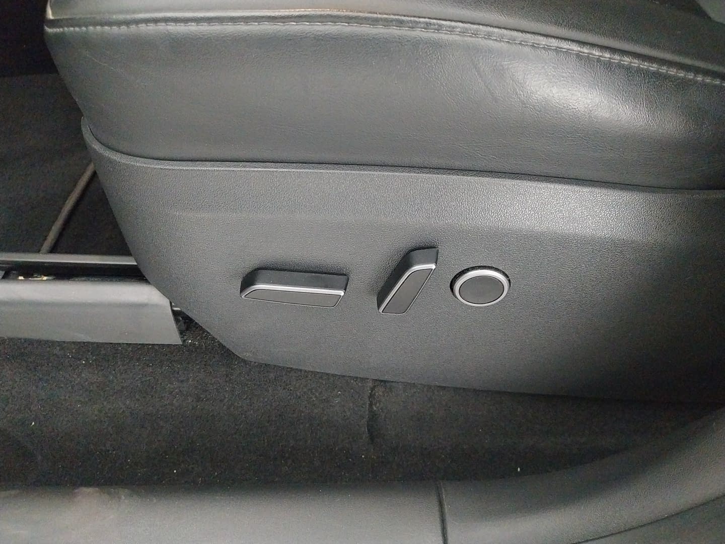 Tesla Model Y - 2023