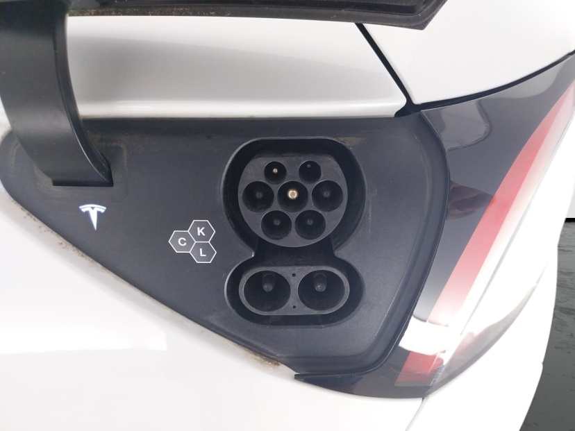 Tesla Model Y, 2023