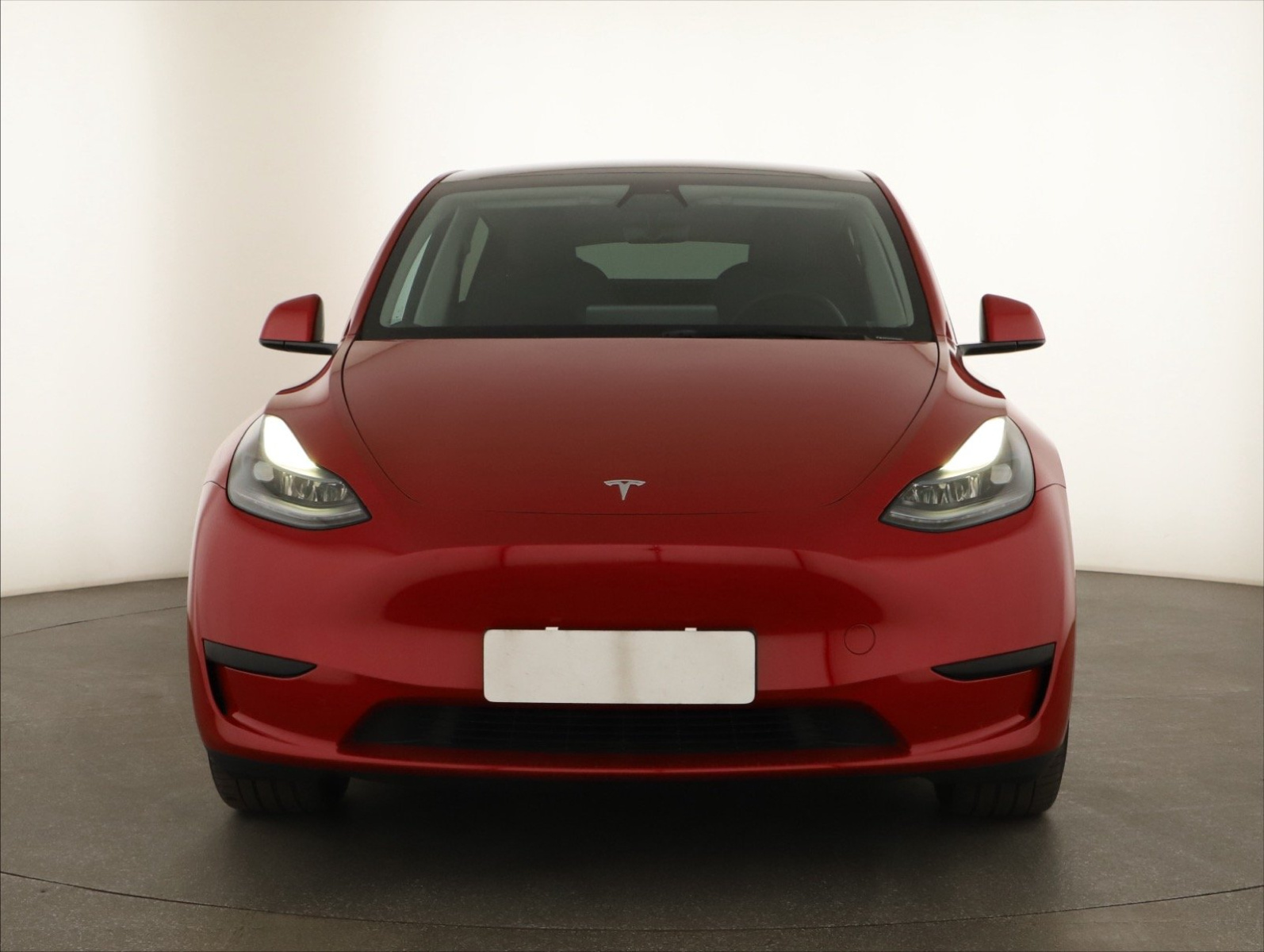 Tesla Model Y Standard Range – fotografie 2