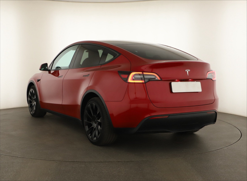Tesla Model Y, 2022