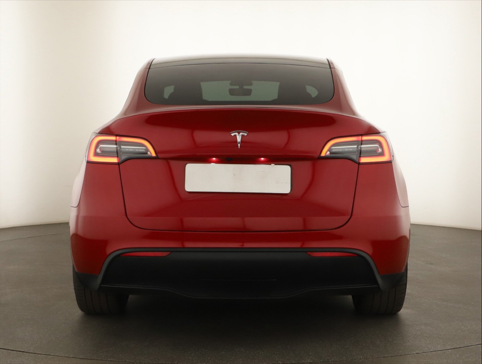 Tesla Model Y Standard Range – fotografie 6