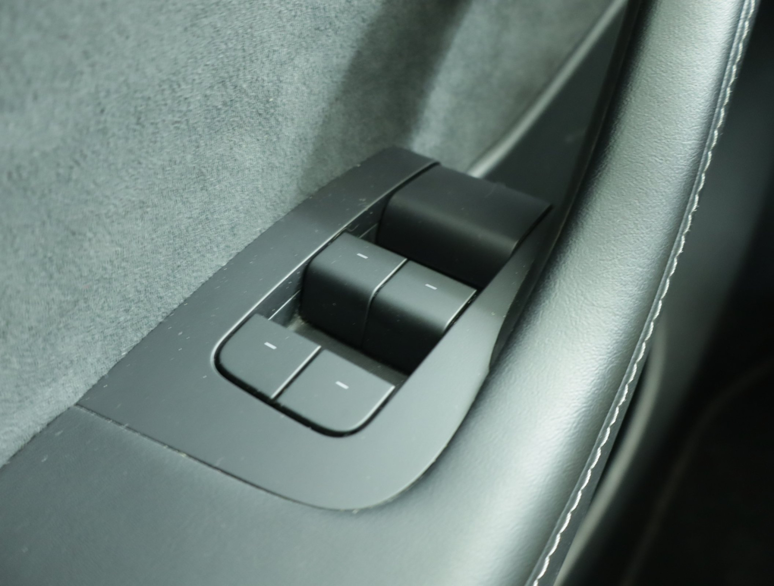 Tesla Model Y Long Range AWD – fotografie 26