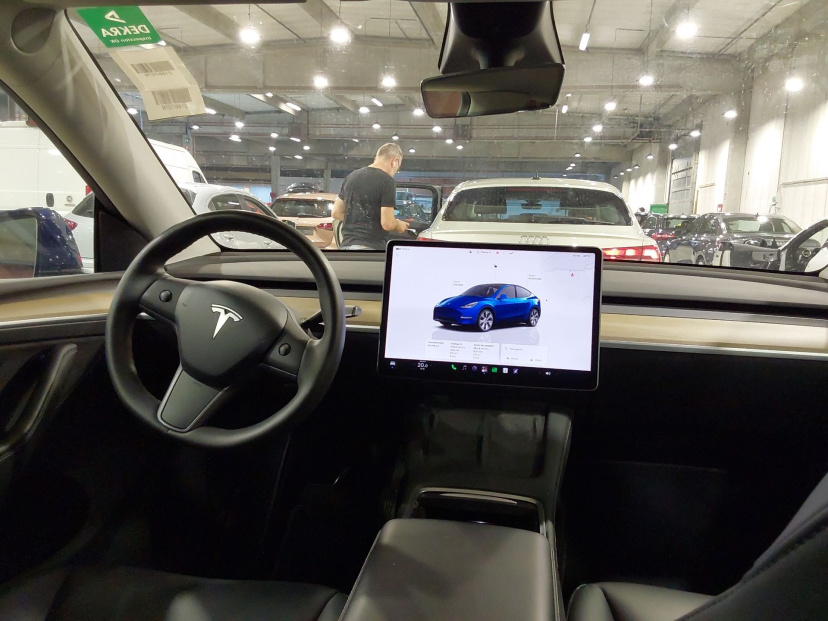 Tesla Model Y, 2022