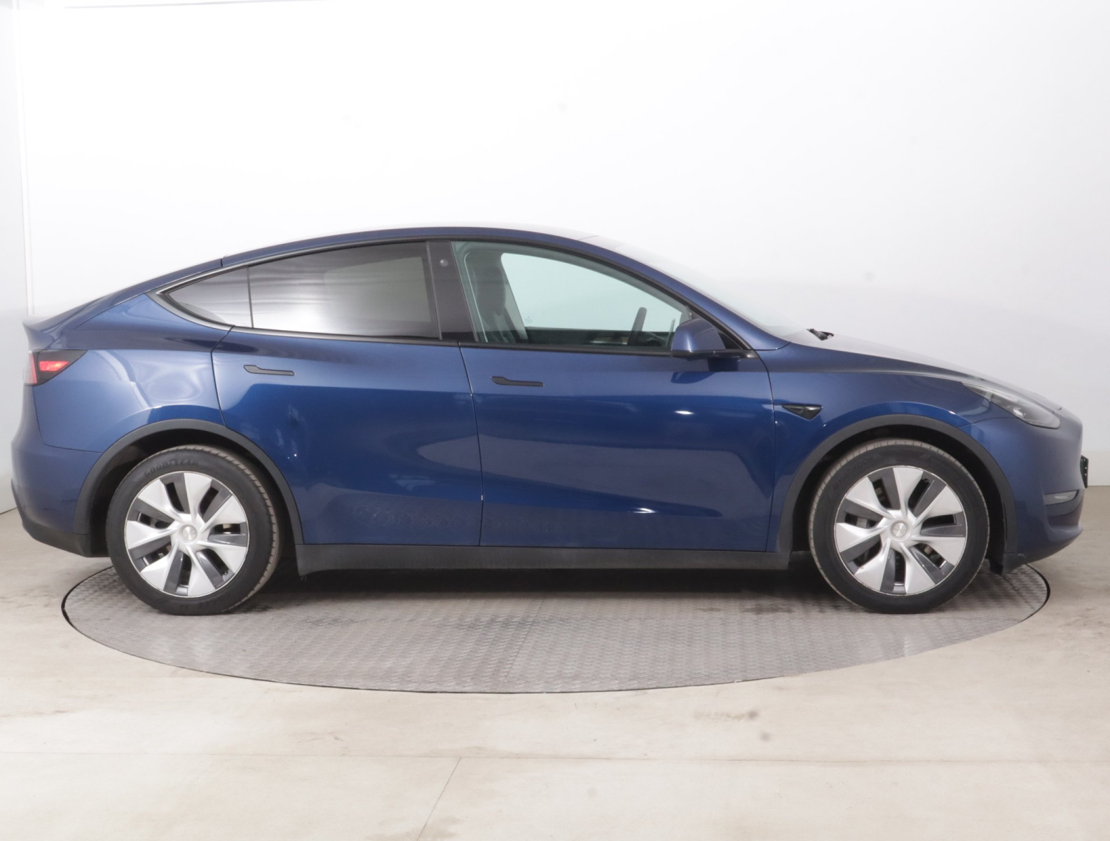 Tesla Model Y Long Range AWD – fotografie 8