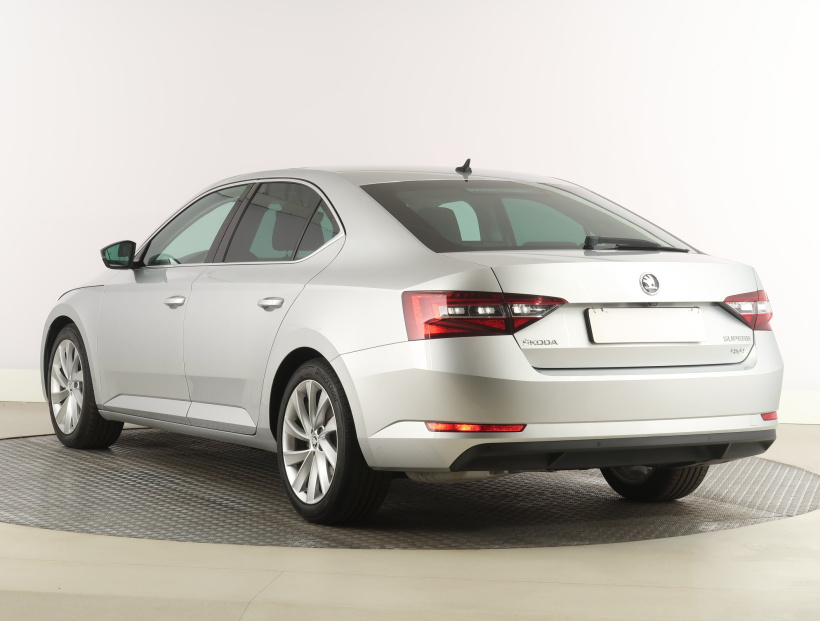 Škoda Superb, 2016