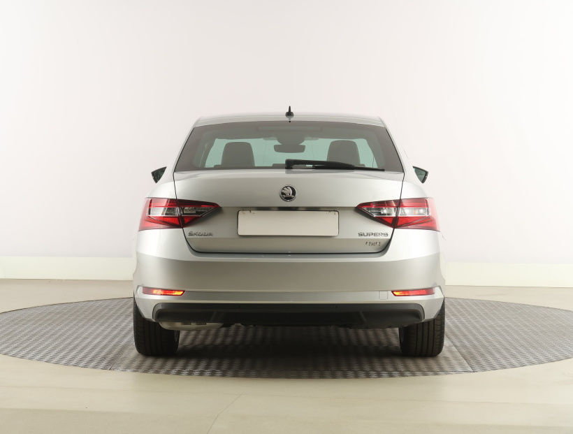 Škoda Superb, 2016