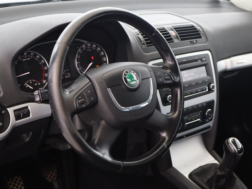 Škoda Octavia Scout, 2011