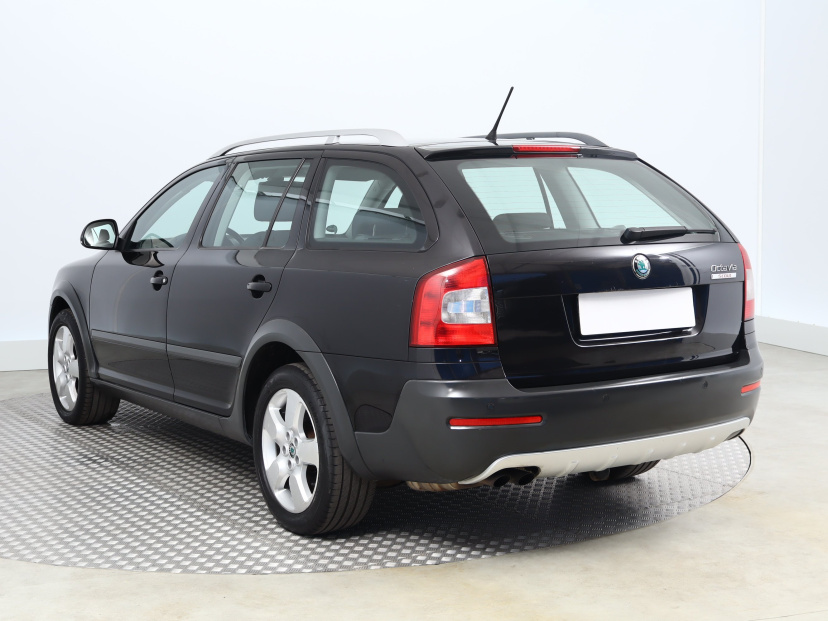 Škoda Octavia Scout, 2011