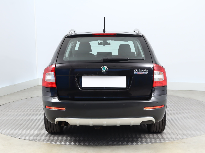 Škoda Octavia Scout, 2011