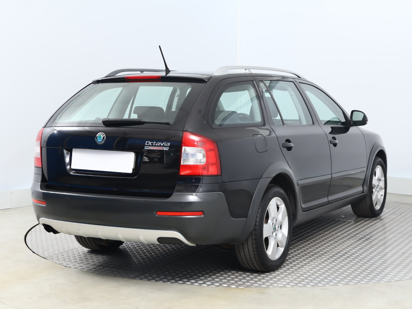Škoda Octavia Scout, 2011