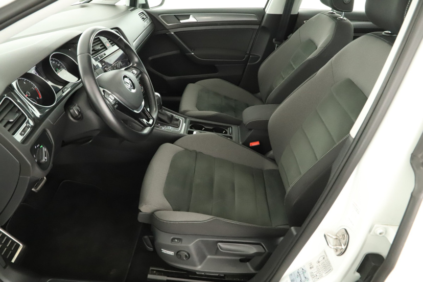 Volkswagen Golf, 2020