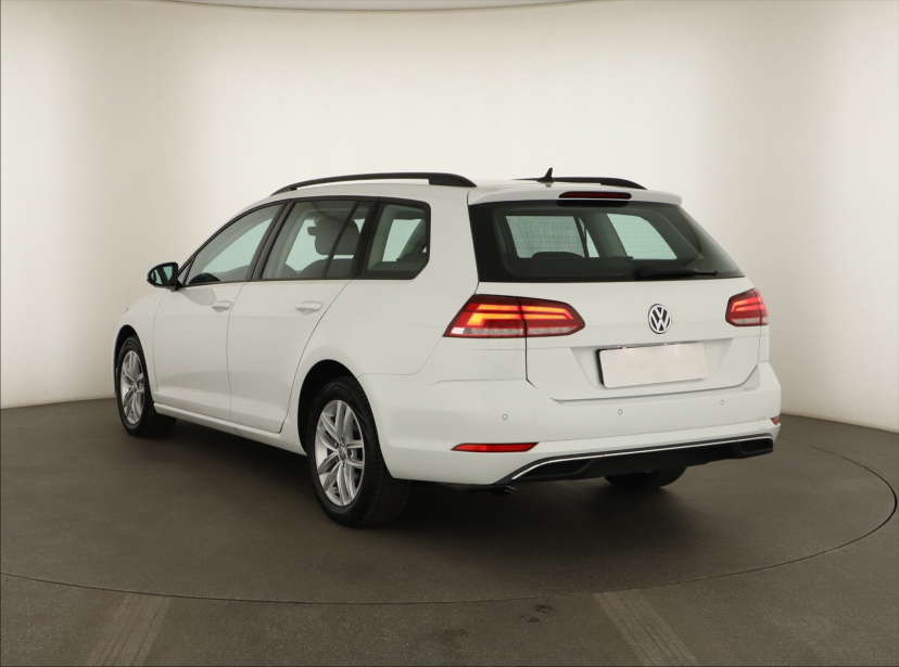 Volkswagen Golf, 2020