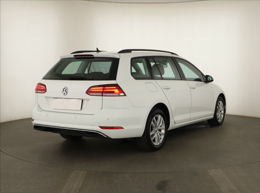 Volkswagen Golf, 2020