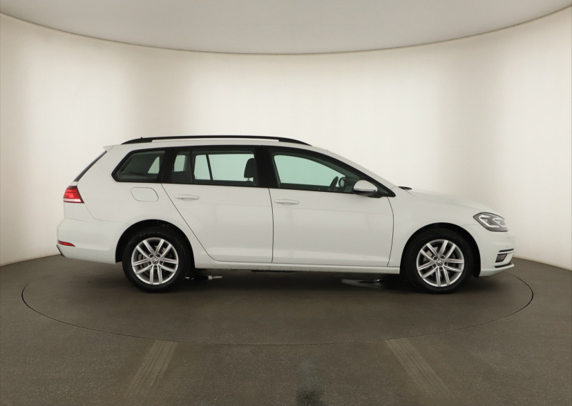 Volkswagen Golf, 2020