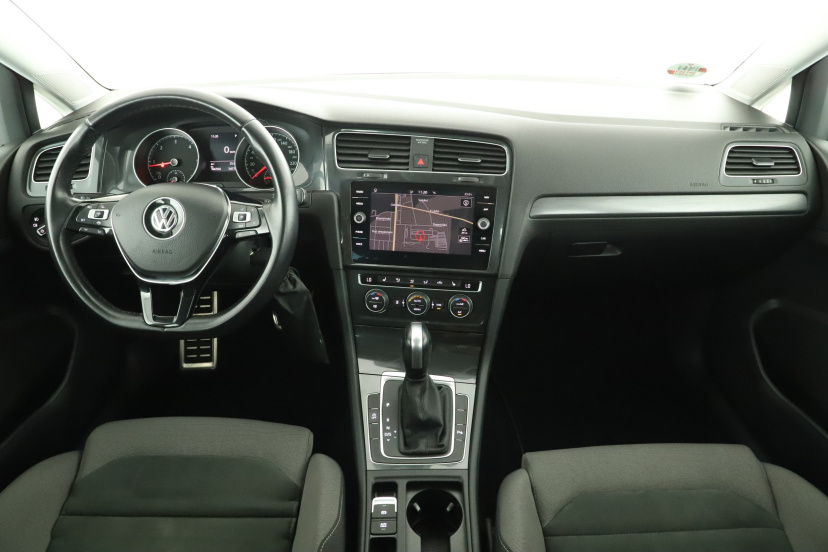 Volkswagen Golf, 2020