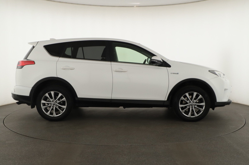 Toyota RAV 4, 2017