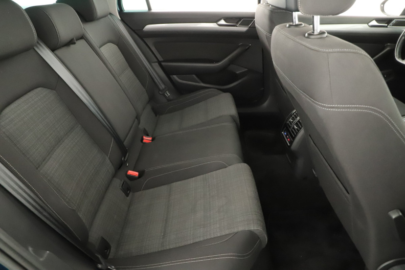 Volkswagen Passat, 2019
