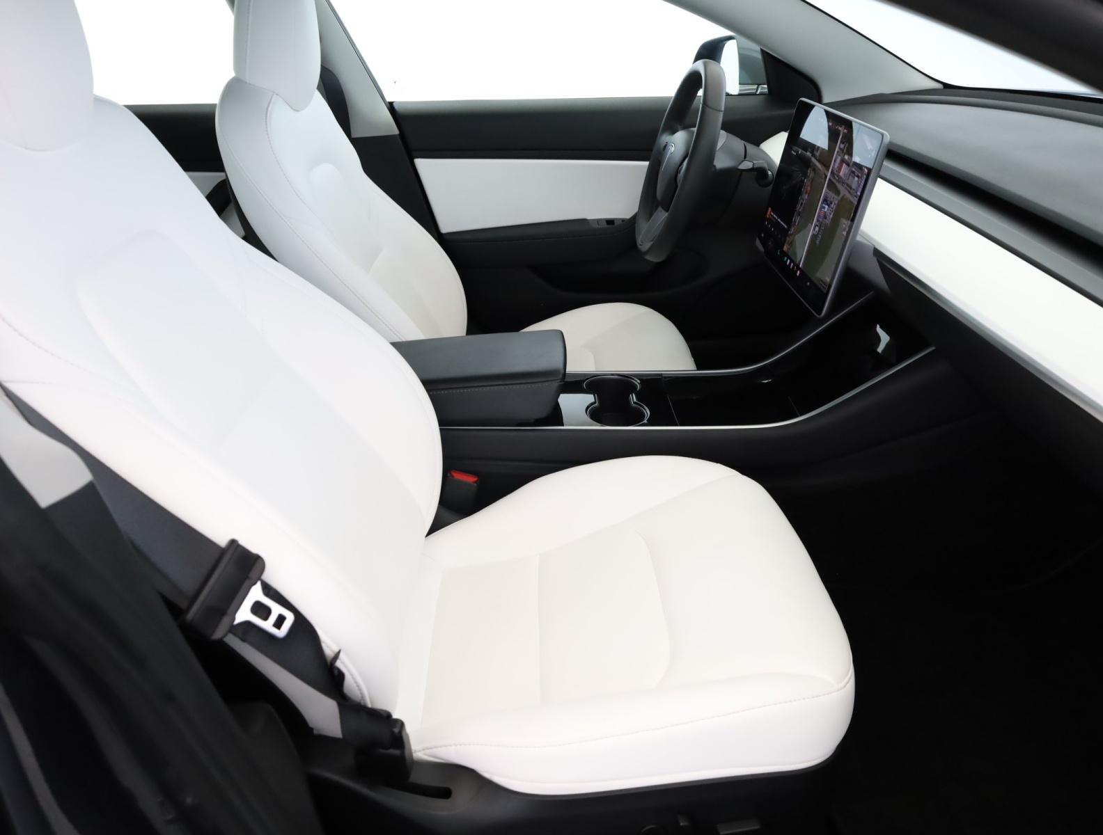 Tesla Model 3 Standard Range Plus – fotografie 10