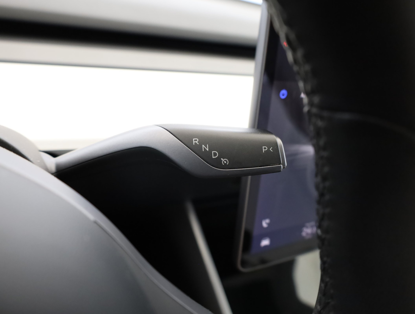 Tesla Model 3 Standard Range Plus – fotografie 17