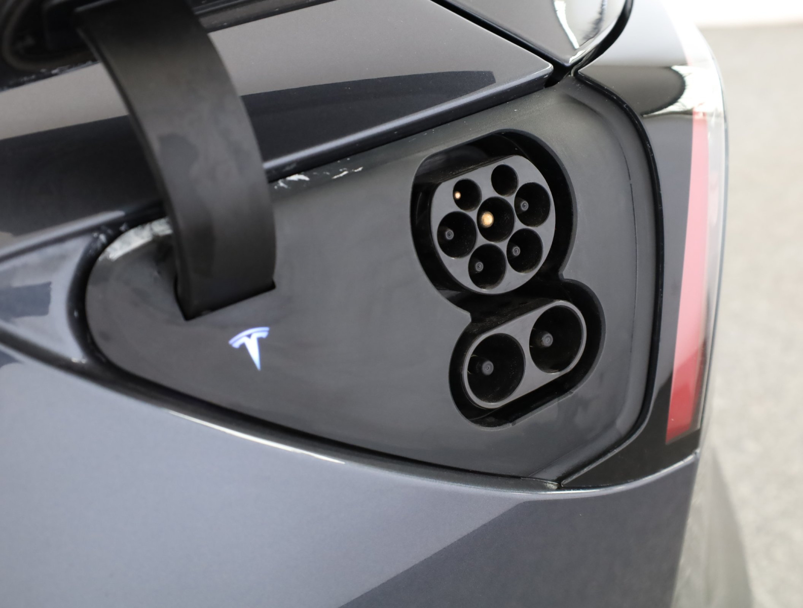 Tesla Model 3 Standard Range Plus – fotografie 24