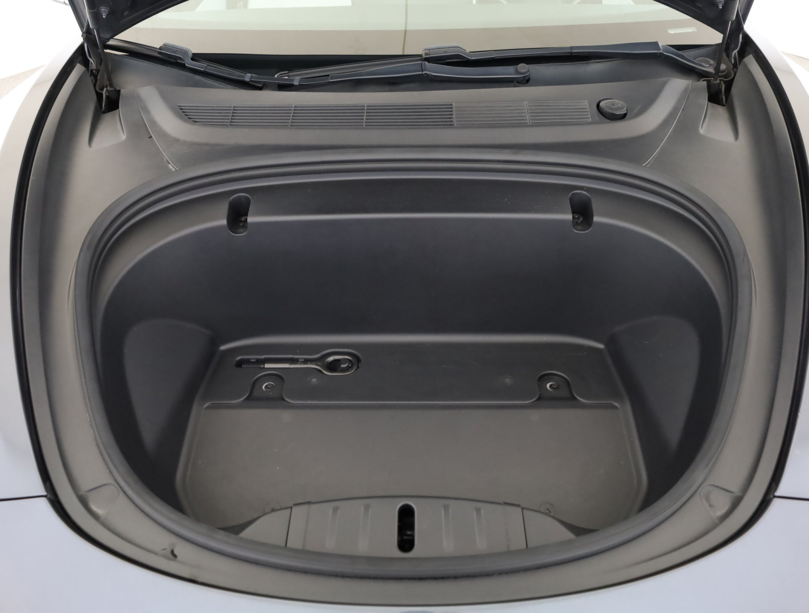 Tesla Model 3 Standard Range Plus – fotografie 25