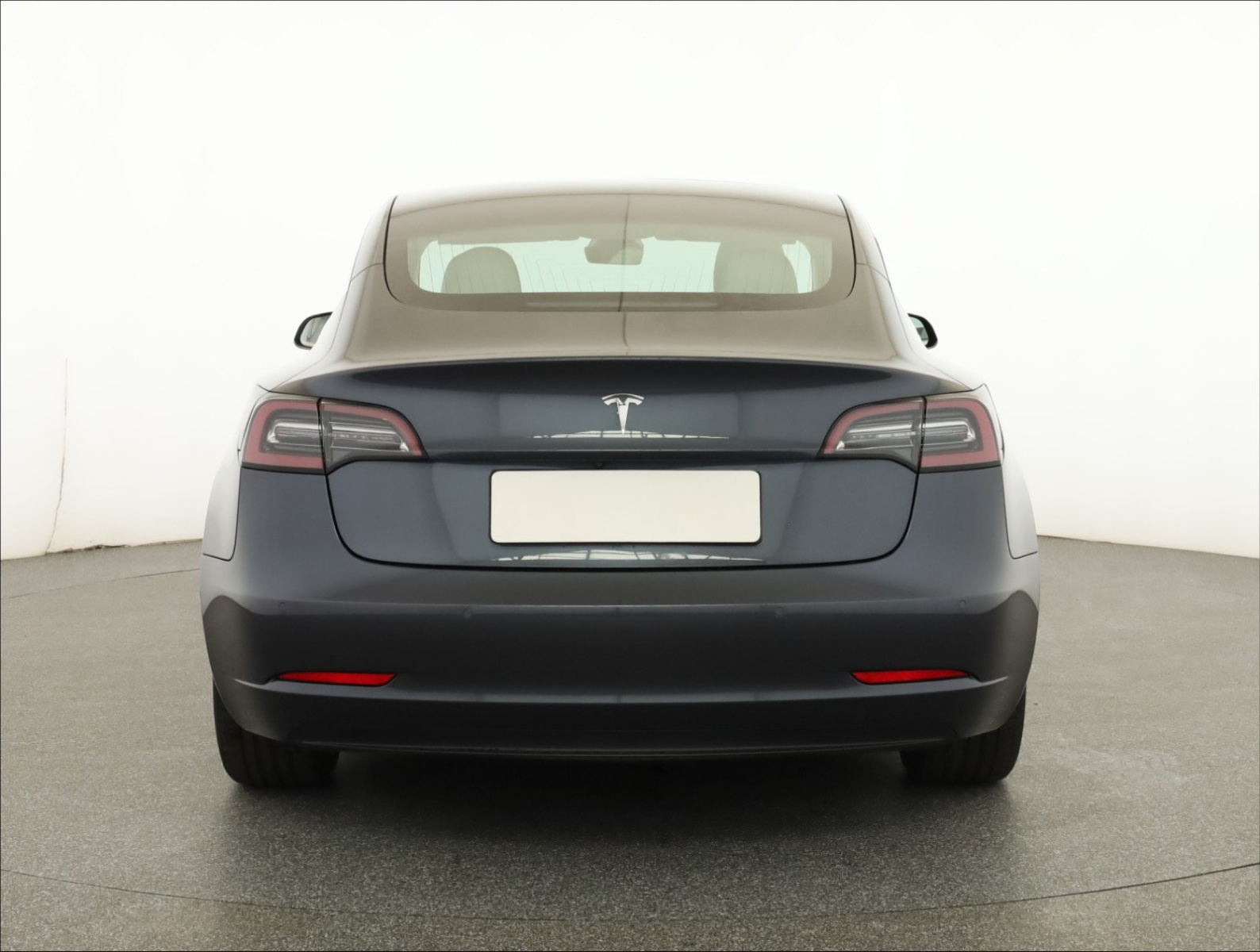 Tesla Model 3 Standard Range Plus – fotografie 6