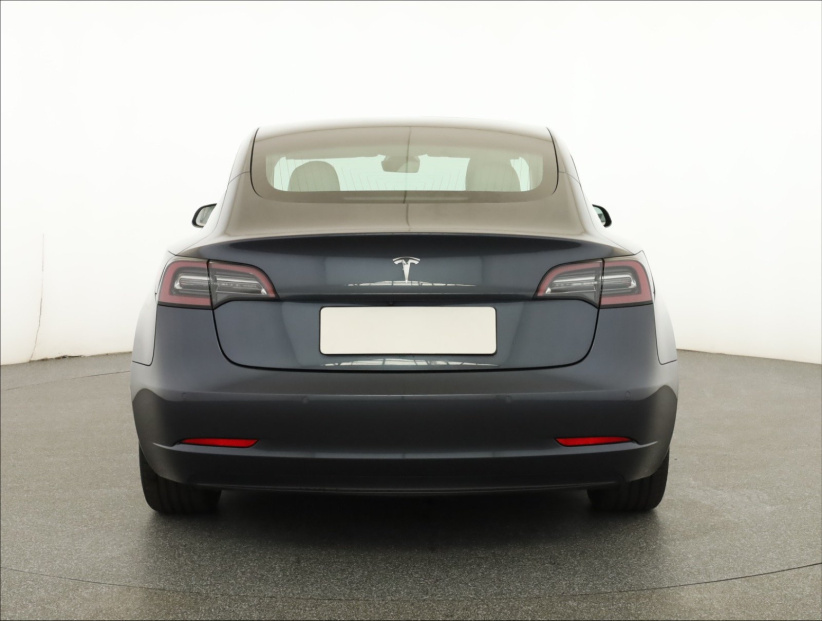Tesla Model 3, 2020