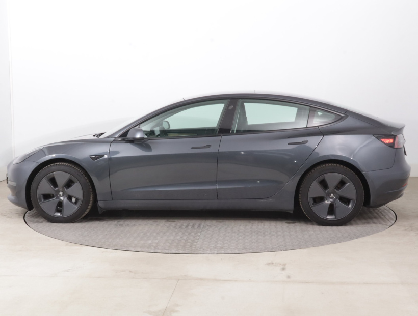 Tesla Model 3, 2021