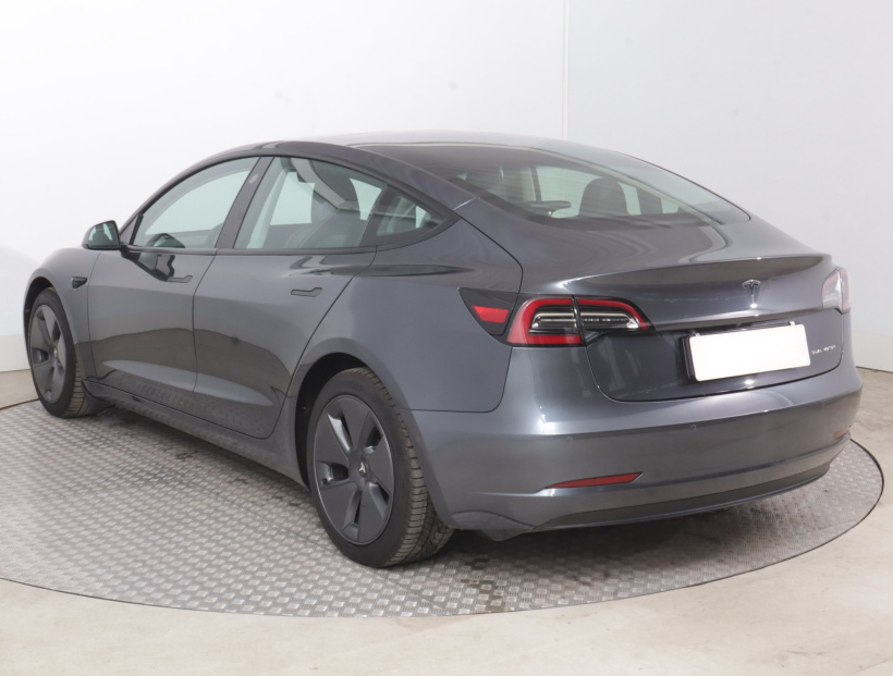 Tesla Model 3, 2021