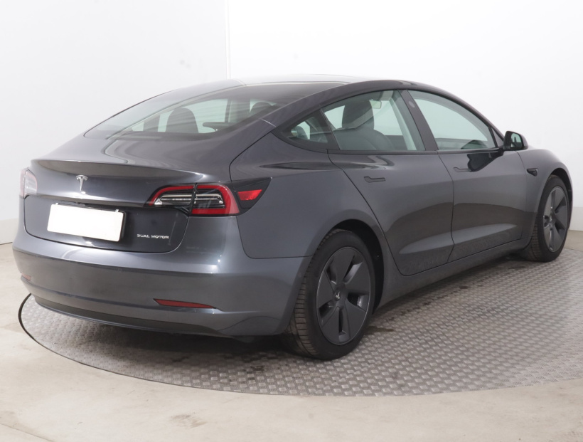 Tesla Model 3, 2021