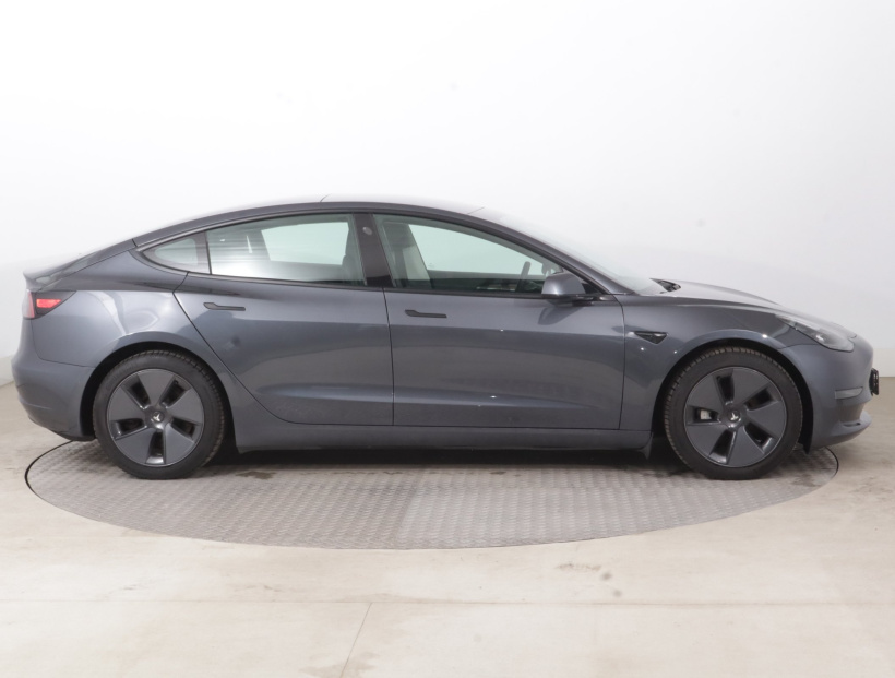 Tesla Model 3, 2021