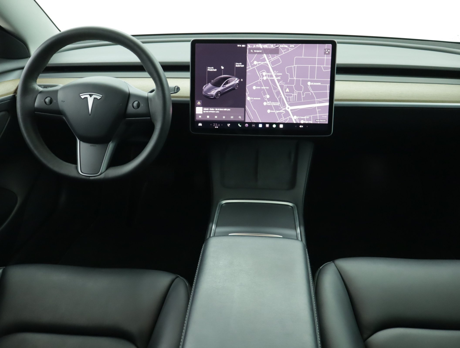 Tesla Model 3 Long Range AWD – fotografie 10