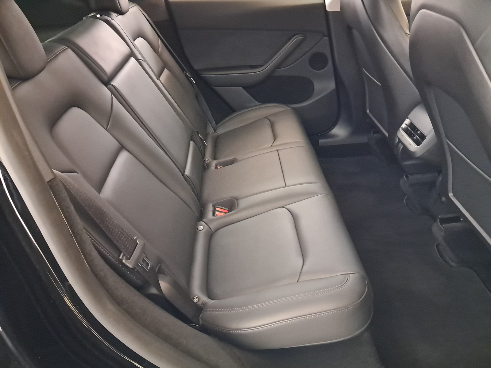 Tesla Model Y Performance – fotografie 13