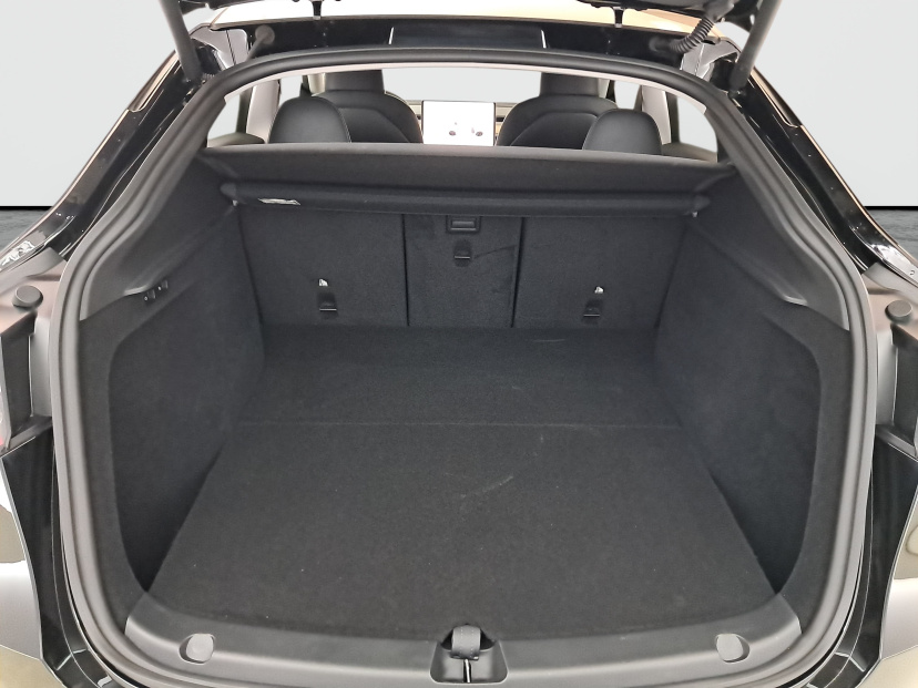 Tesla Model Y, 2022