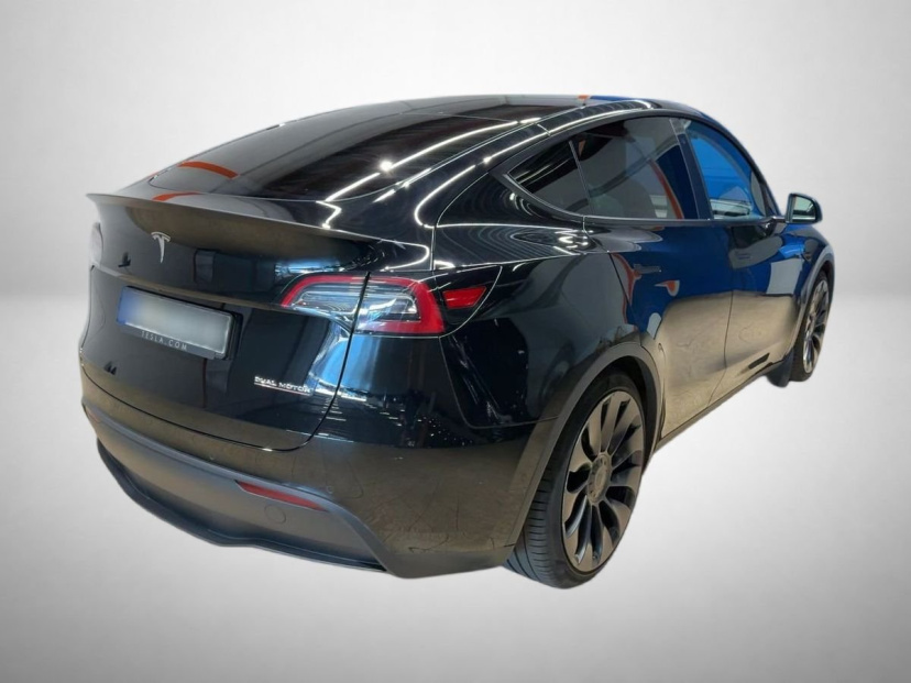 Tesla Model Y, 2022