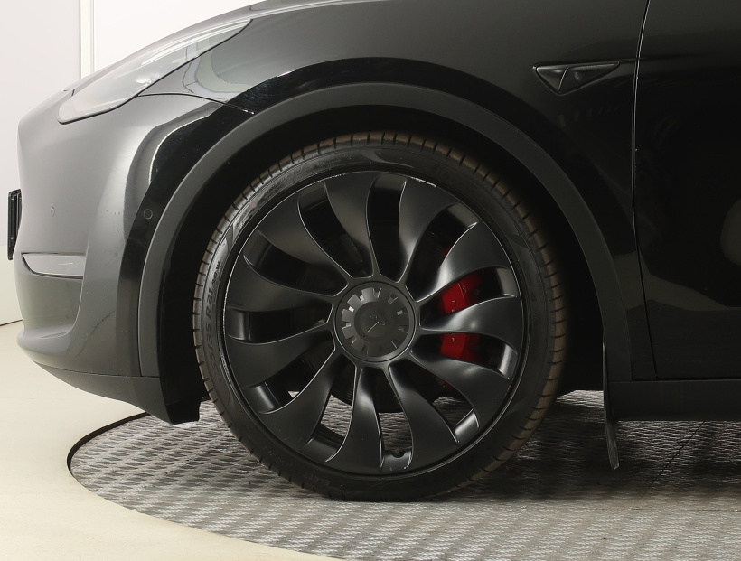 Tesla Model Y, 2022