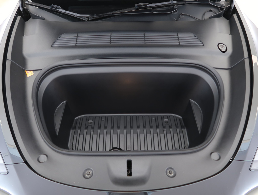 Tesla Model Y, 2022