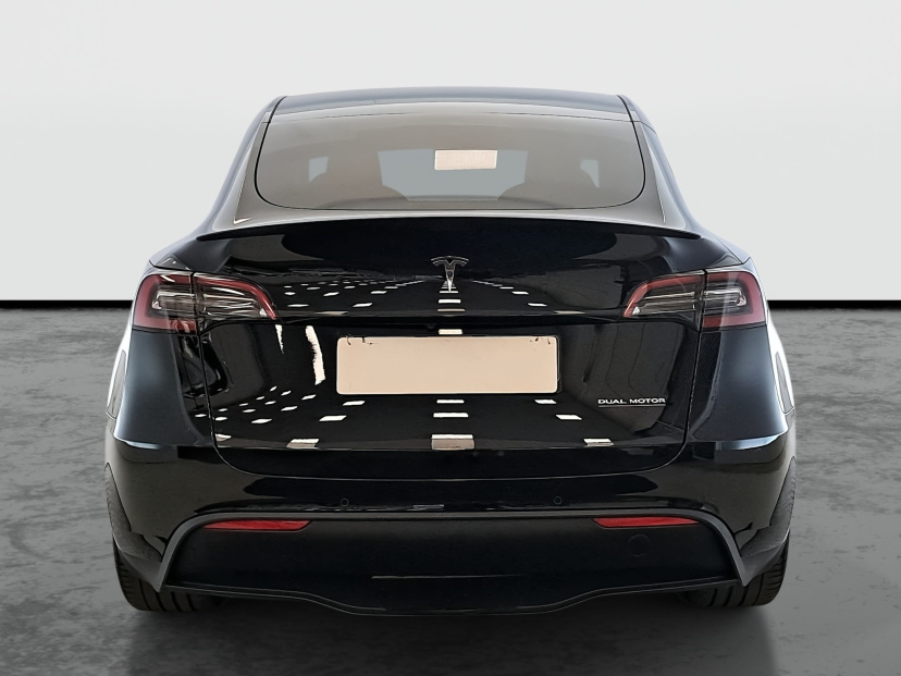 Tesla Model Y, 2022