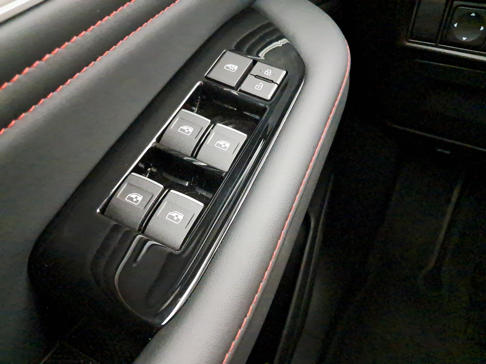 Dongfeng Forthing T5 EVO - 2025