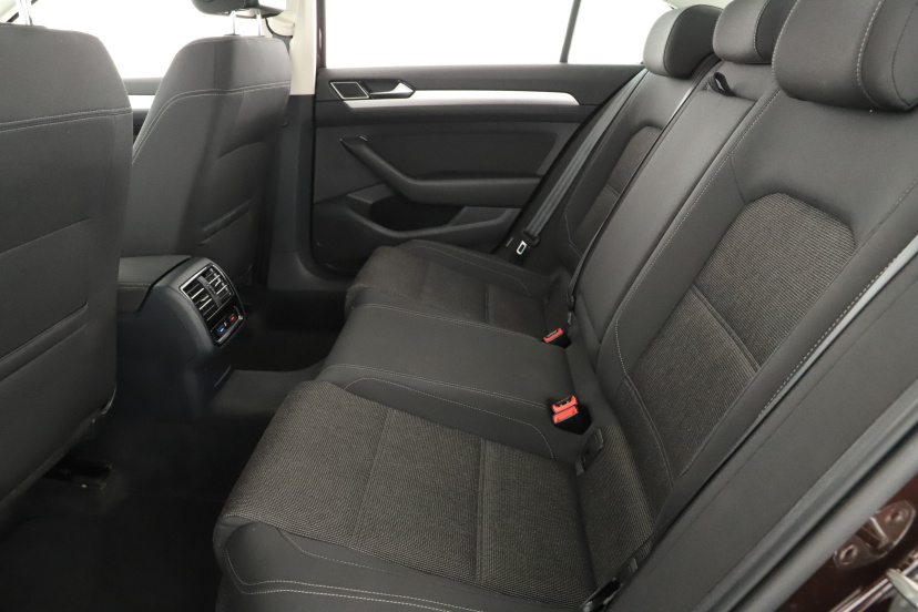 Volkswagen Passat, 2015