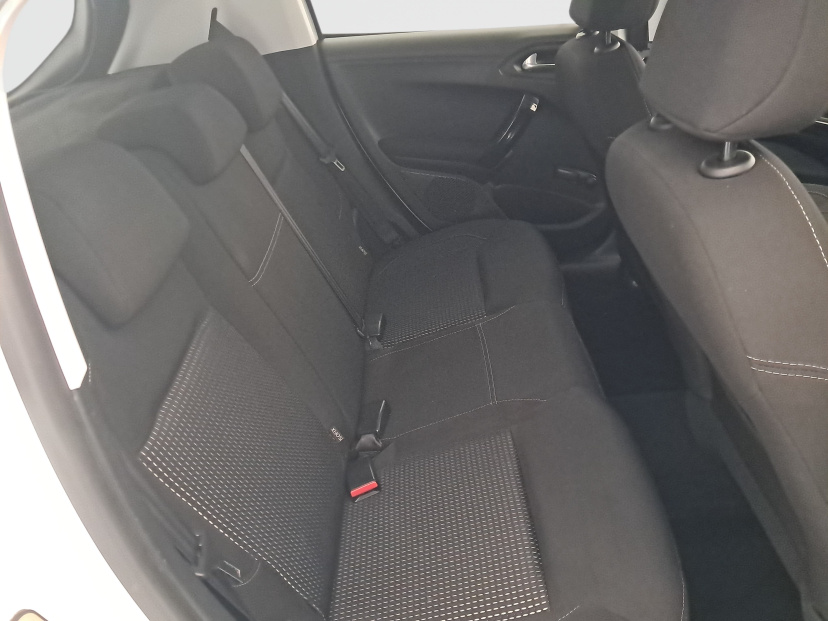 Peugeot 208, 2015