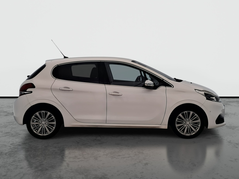 Peugeot 208, 2015