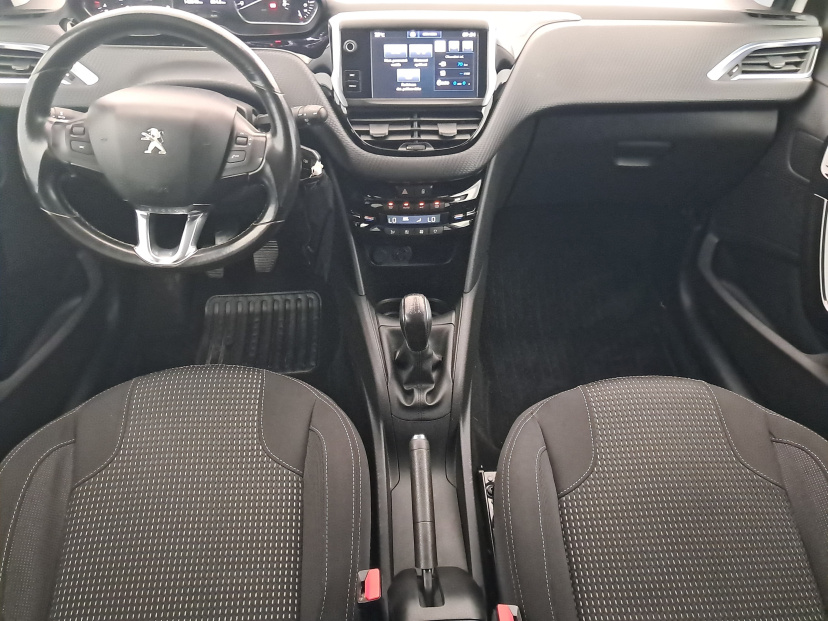 Peugeot 208, 2015
