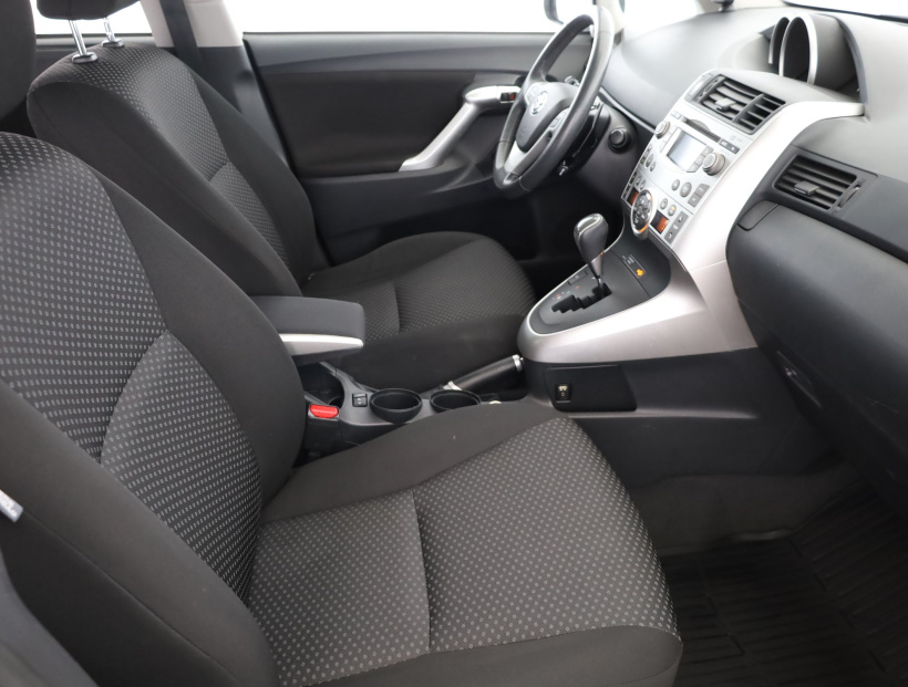 Toyota Verso, 2011