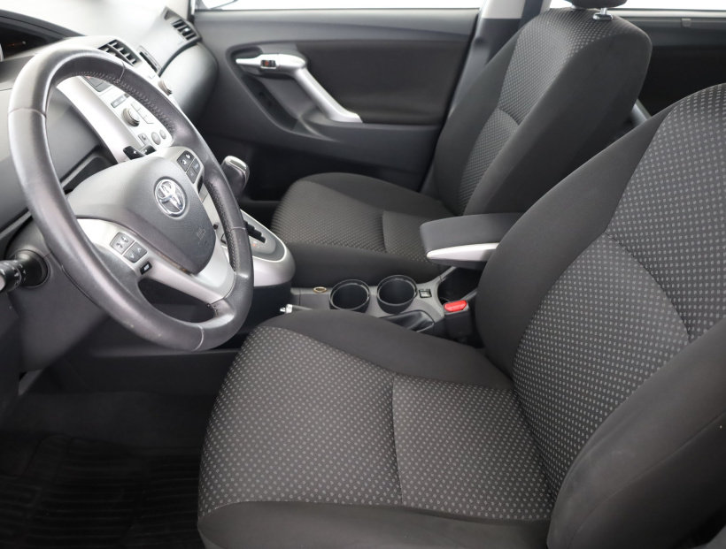 Toyota Verso, 2011