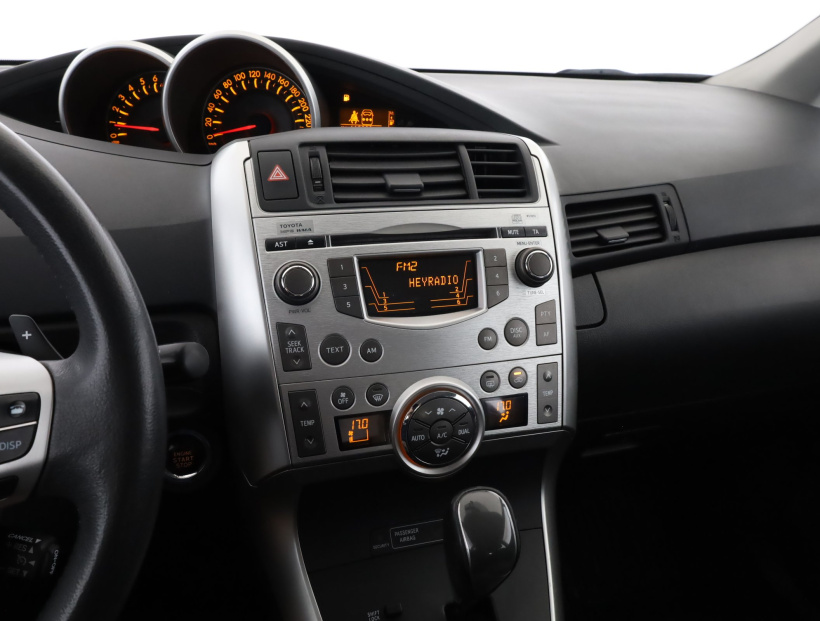 Toyota Verso, 2011