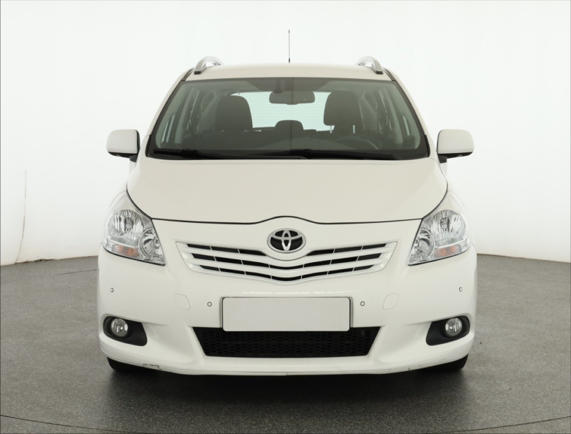 Toyota Verso, 2011