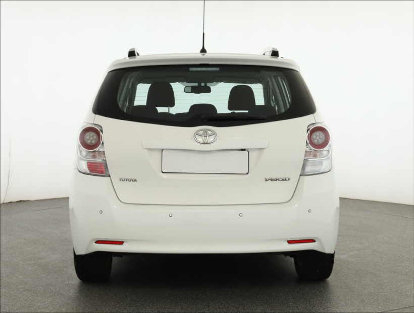 Toyota Verso, 2011