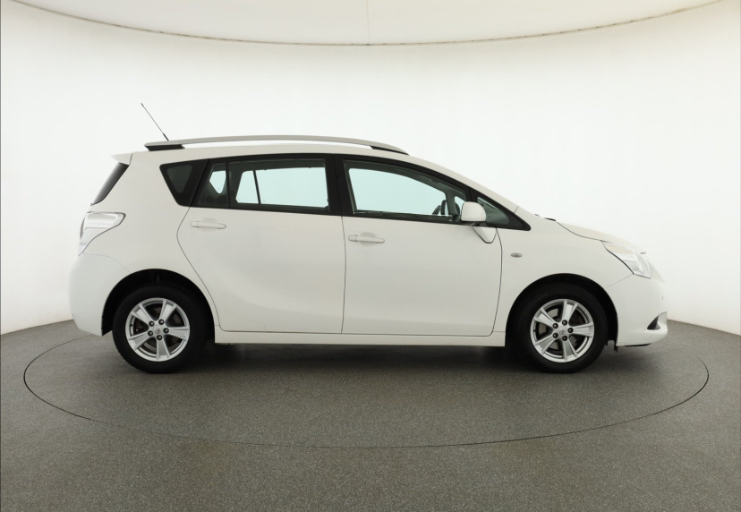 Toyota Verso, 2011